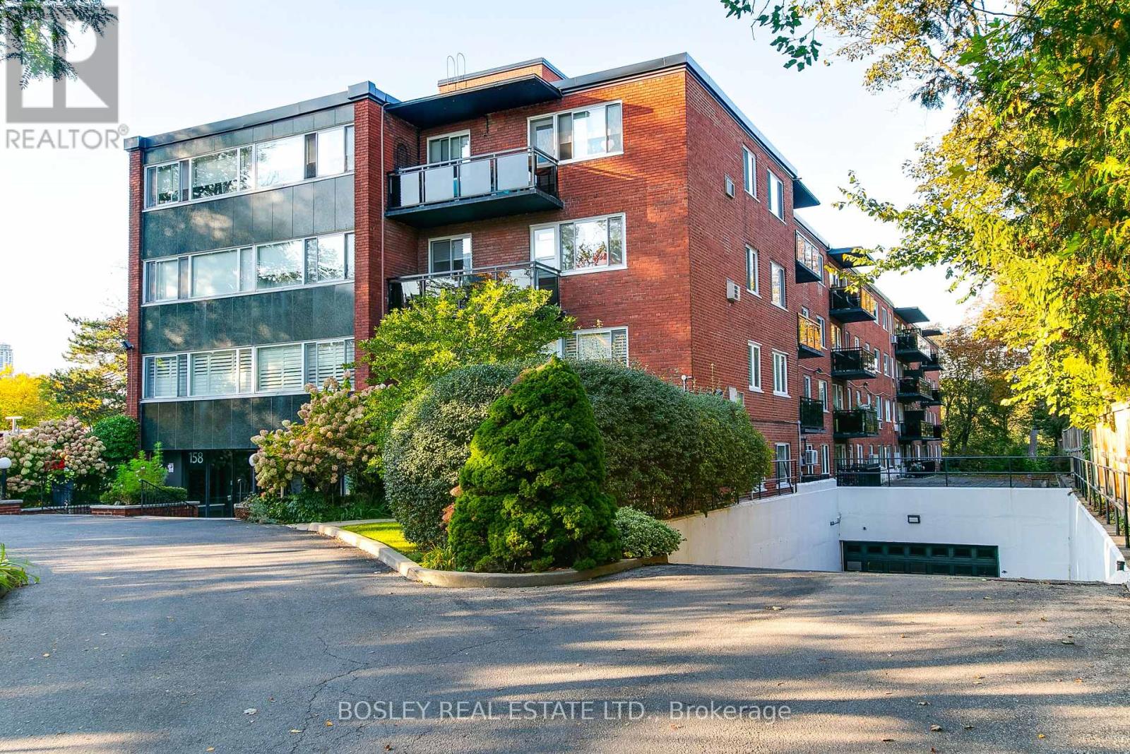 #404 158 CRESCENT ROAD - 2