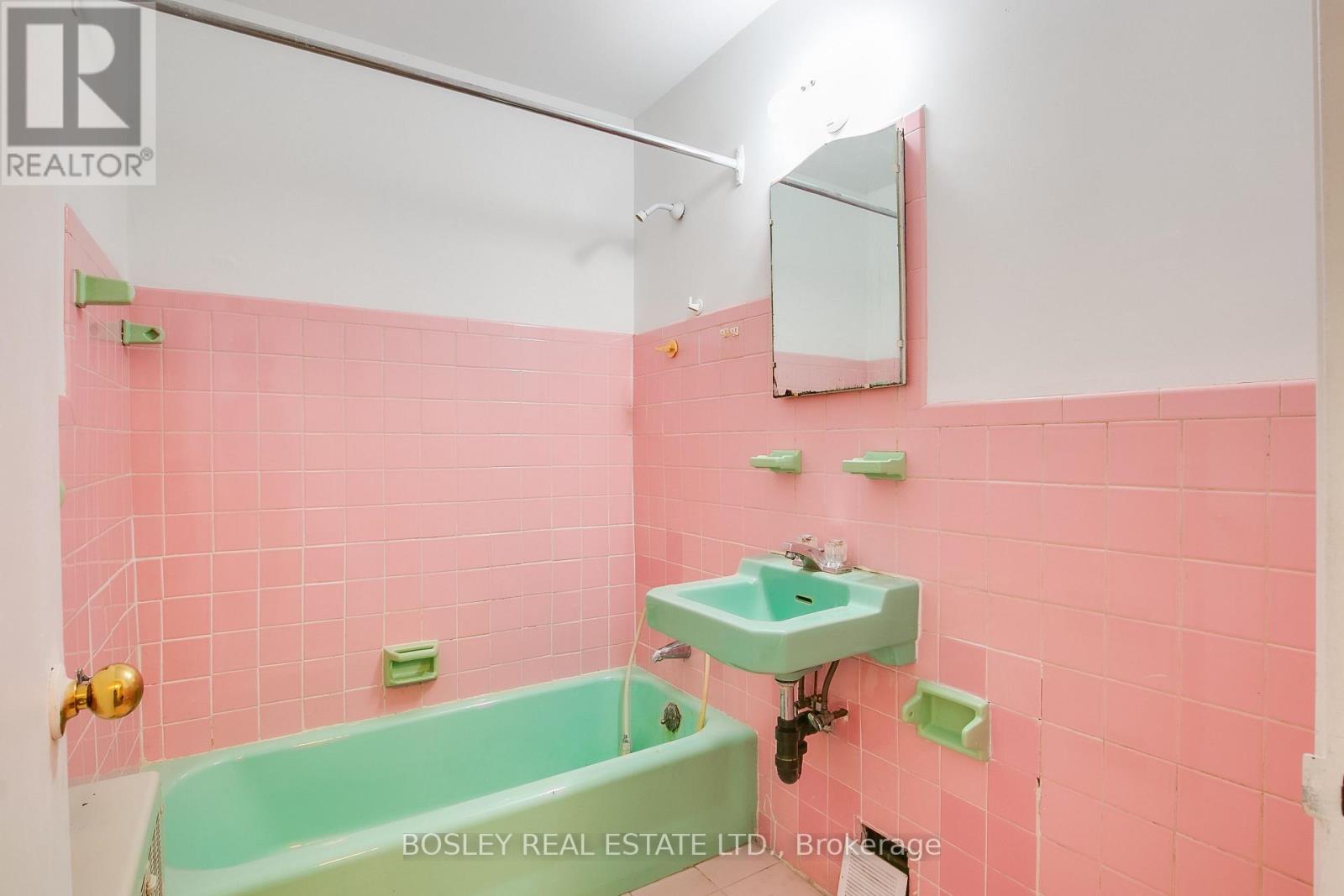 #404 158 CRESCENT ROAD - 20