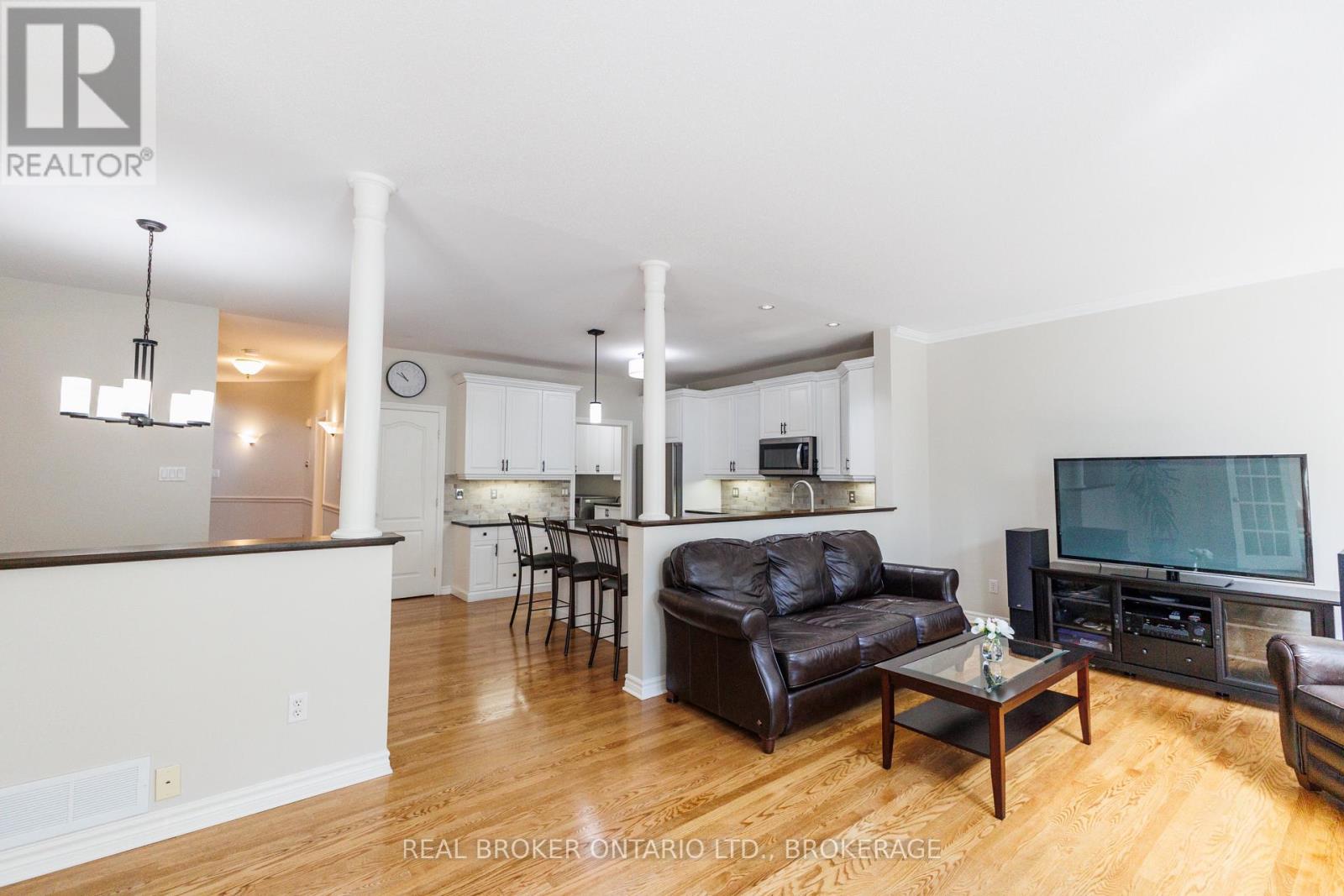 11 REDBRIDGE CRESCENT - 26