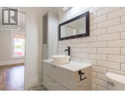 Main - 936 Dundas Street E, Toronto, ON M4M1R3 Photo 10