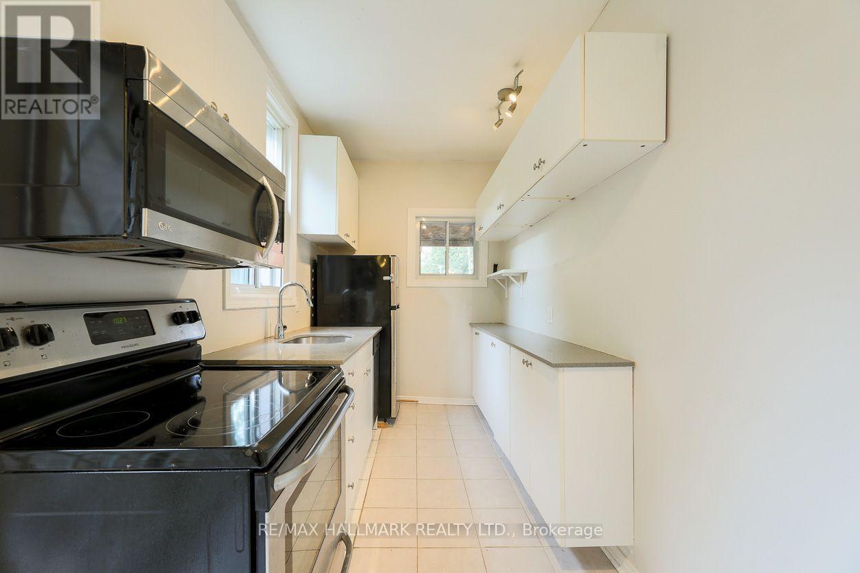 478 LOGAN AVENUE - 10