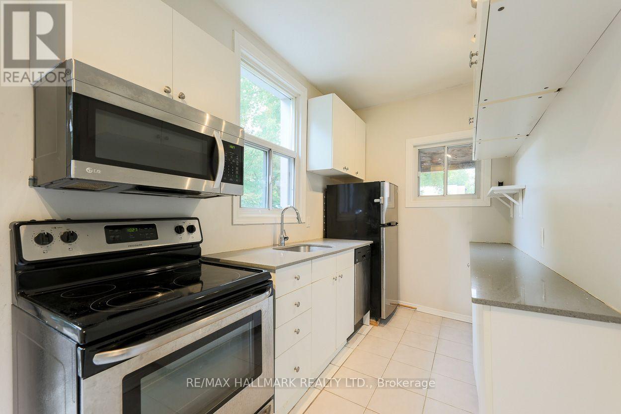 478 LOGAN AVENUE - 11