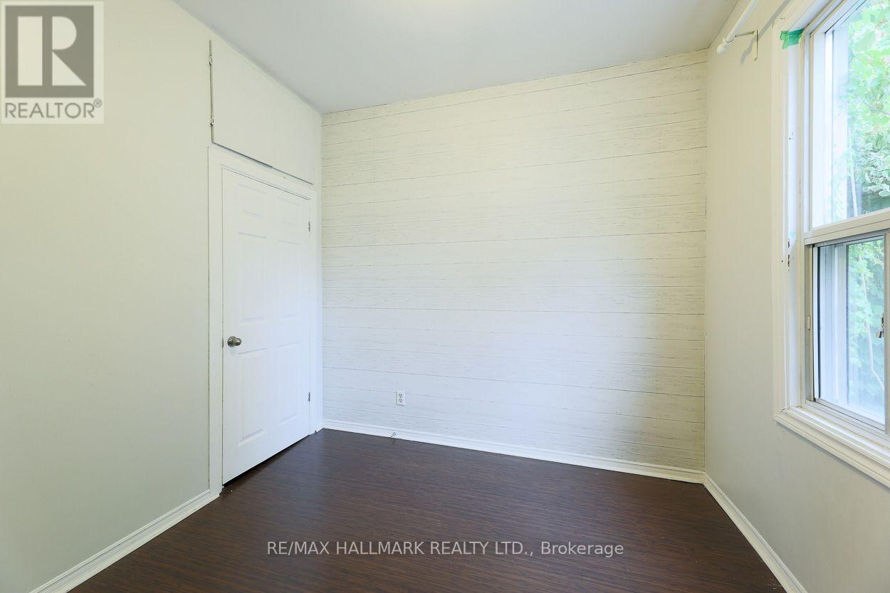 478 LOGAN AVENUE - 17