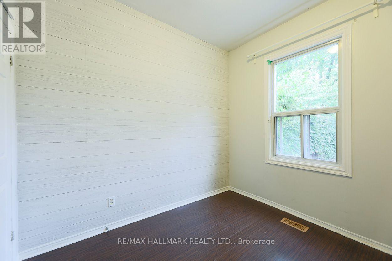 478 LOGAN AVENUE - 18