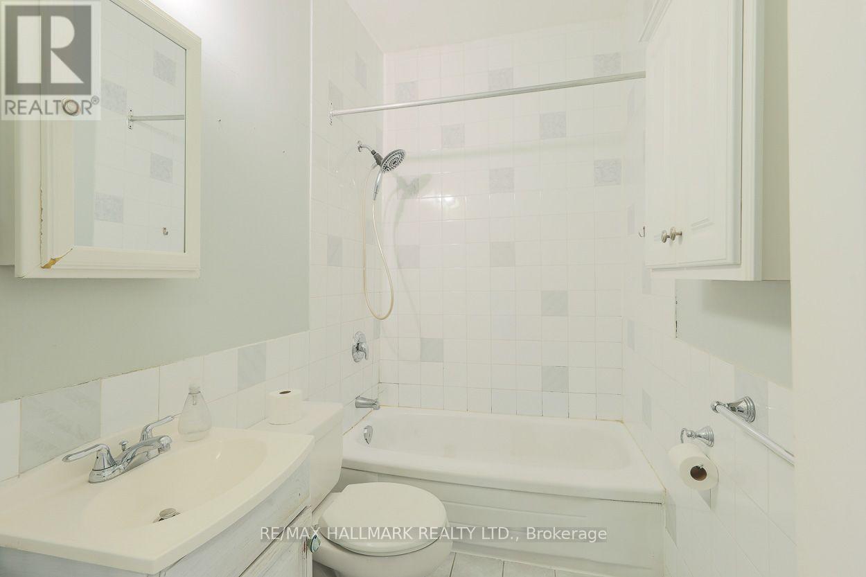 478 LOGAN AVENUE - 19