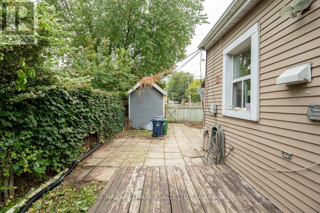 478 LOGAN AVENUE - 22