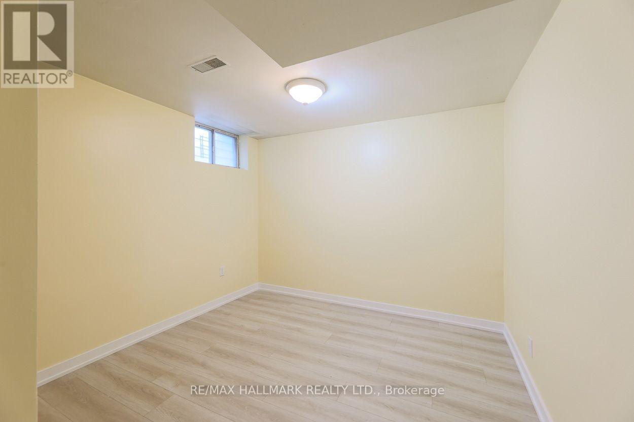 478 LOGAN AVENUE - 32