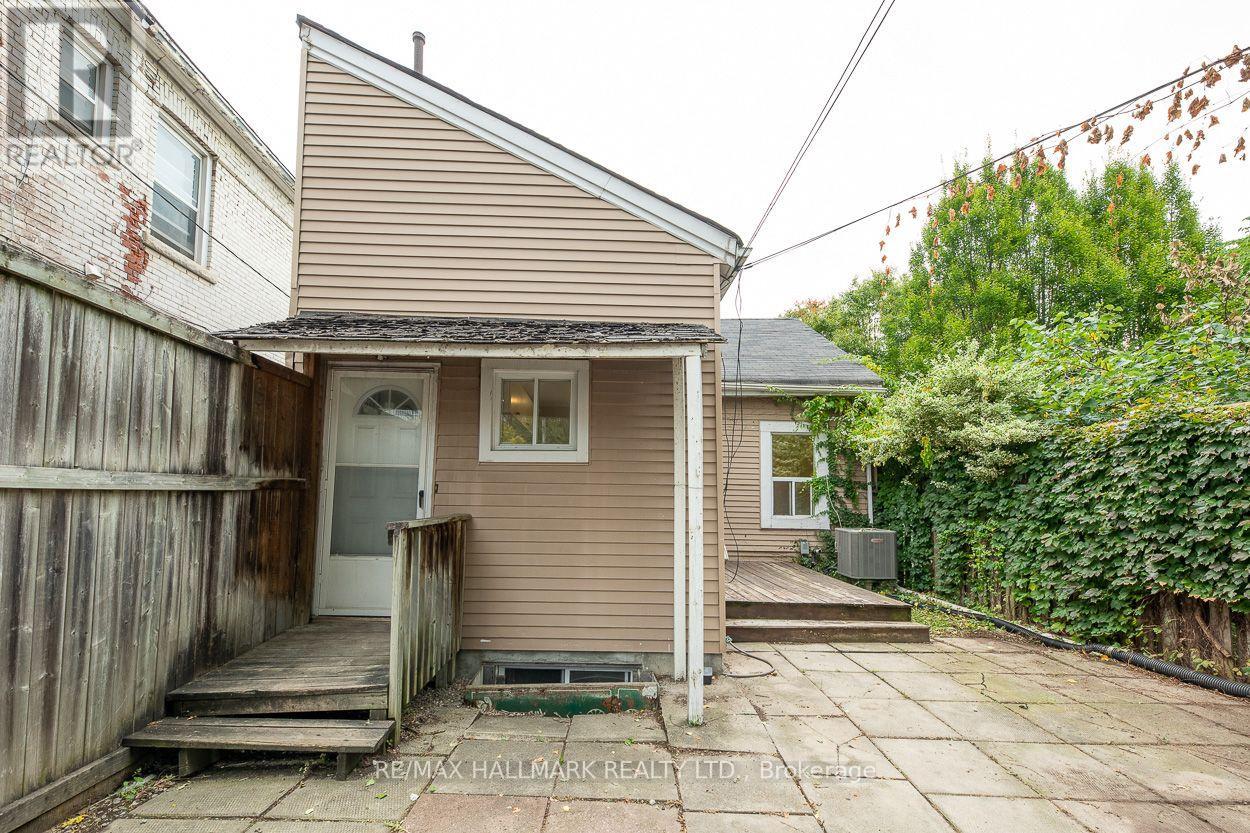 478 LOGAN AVENUE - 37