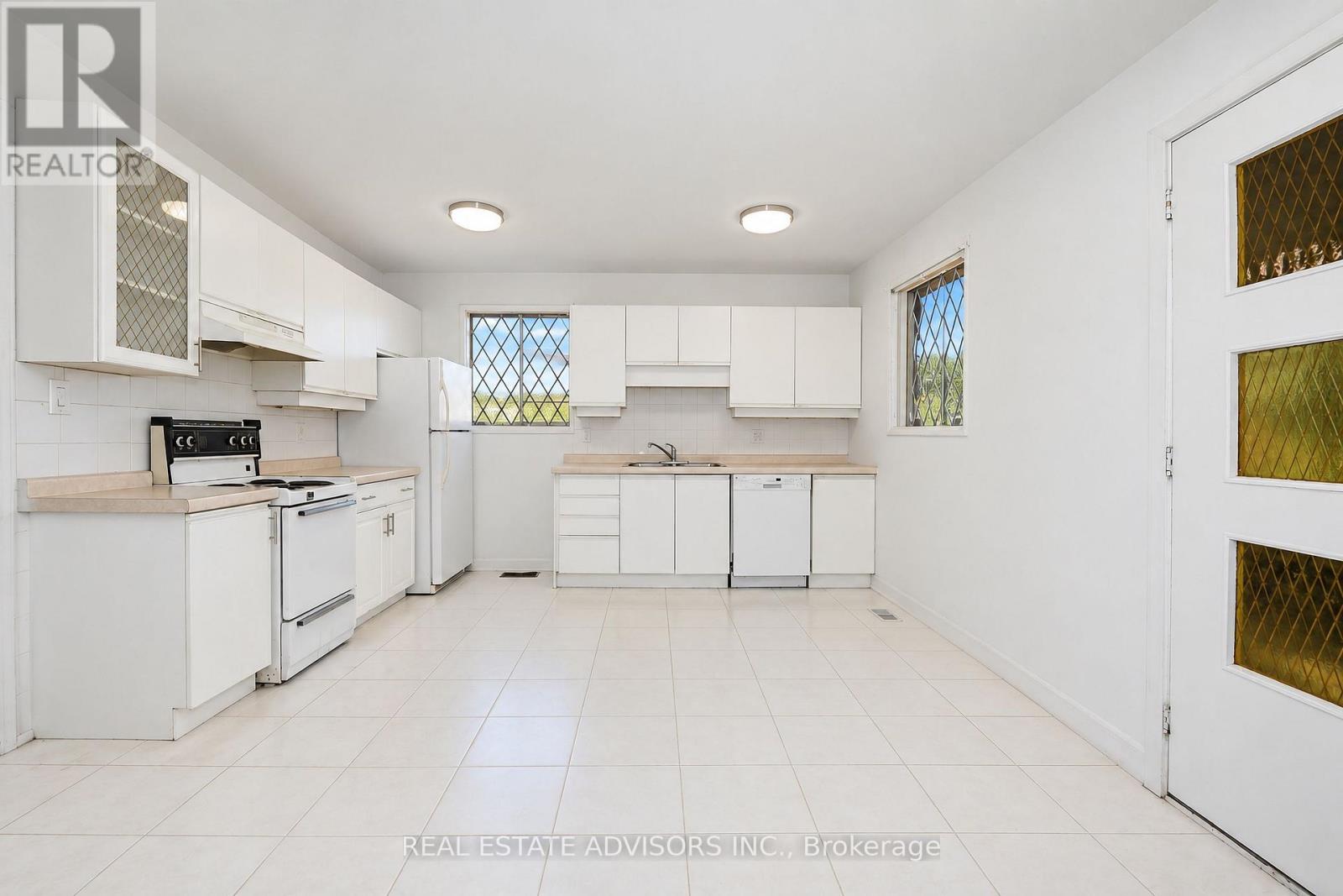 712 Annland Street, Pickering, ON photo 11
