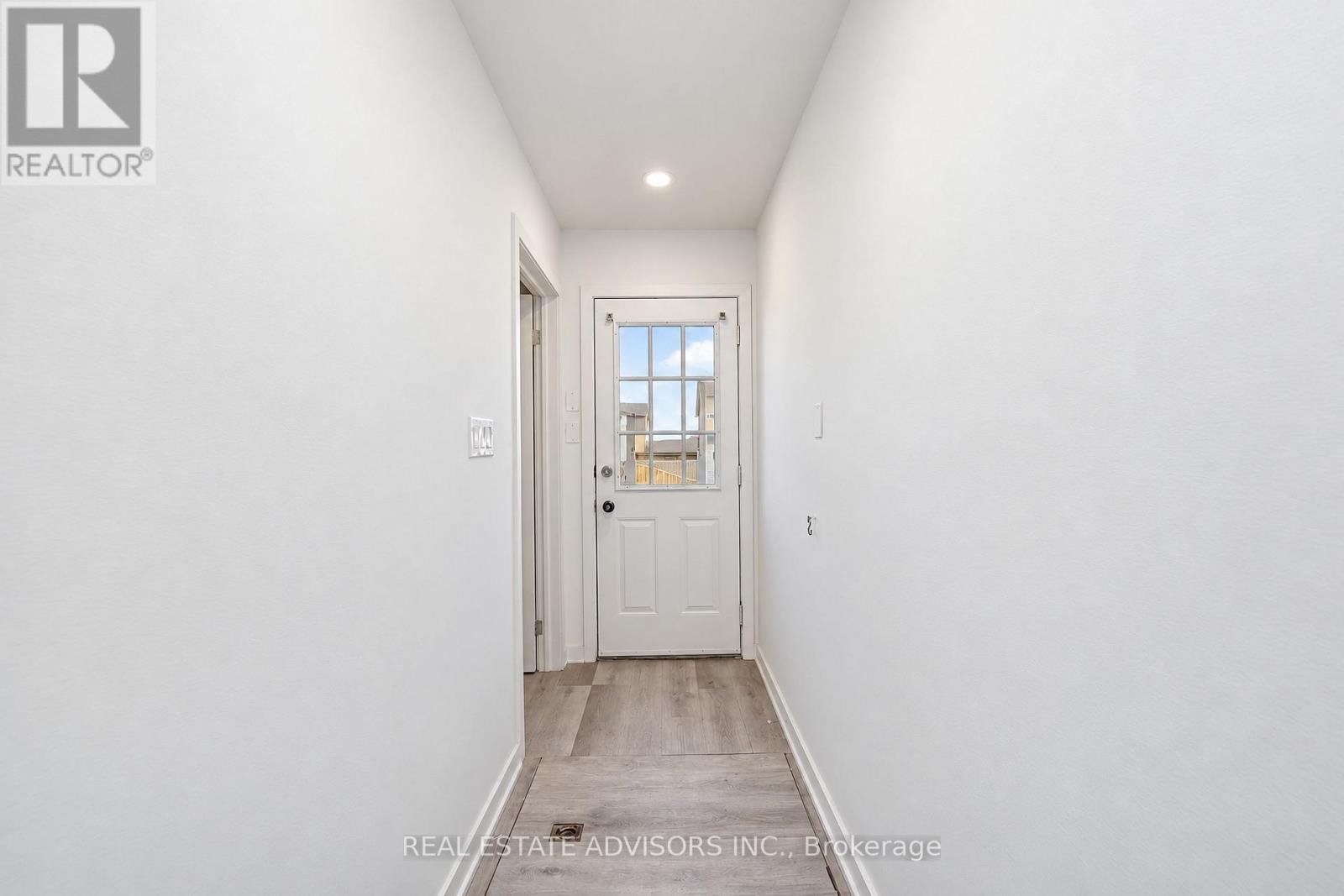 712 Annland Street, Pickering, ON photo 5