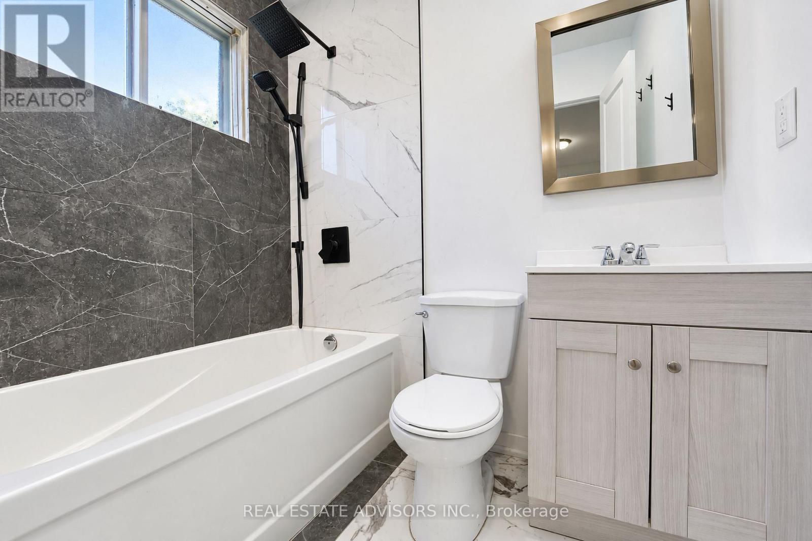 712 Annland Street, Pickering, ON photo 6