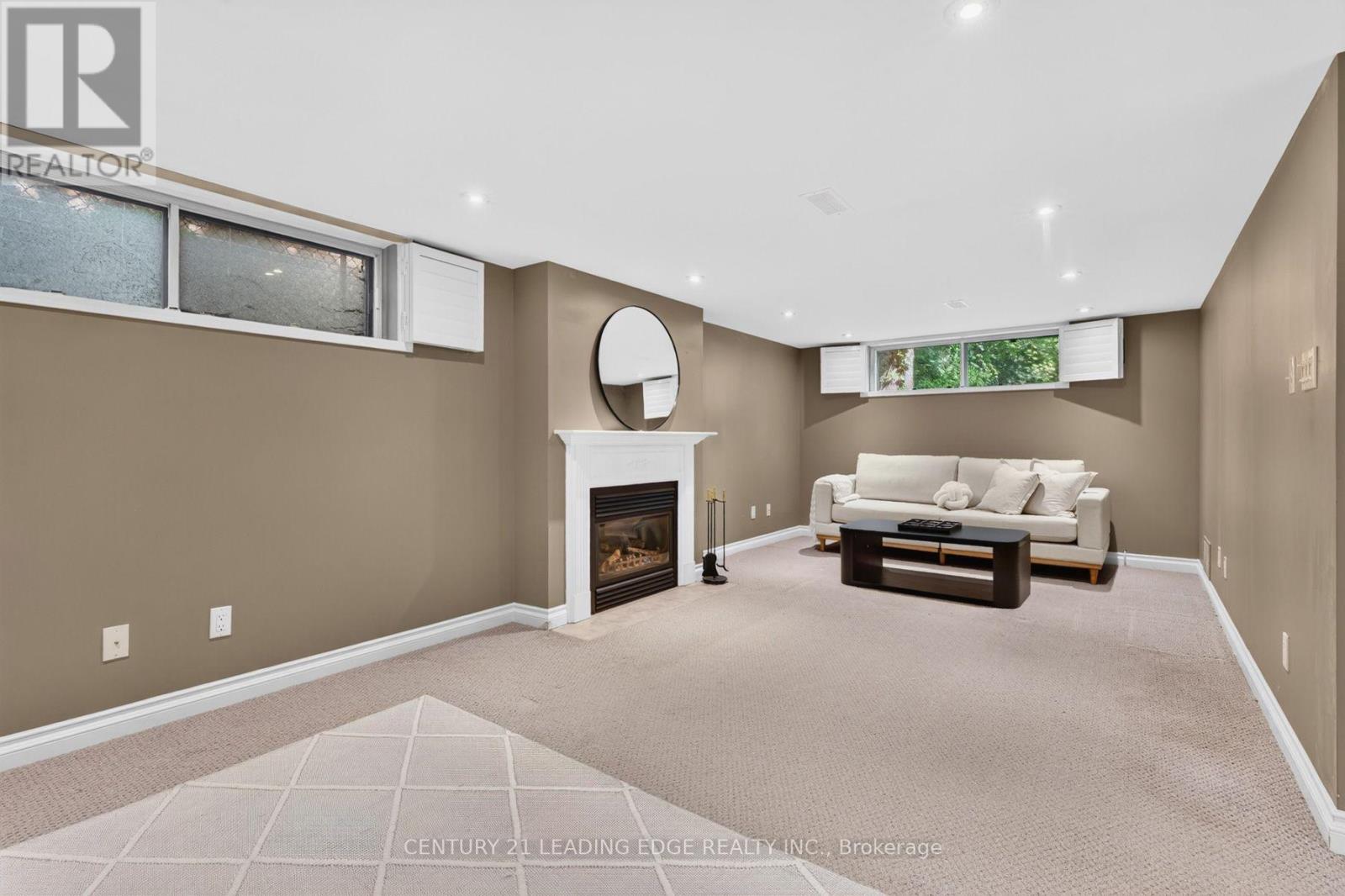 433 BROWNFIELD GARDENS - 39