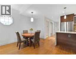 206 2589 Penrhyn St, Saanich, BC V8N1G4 Photo 11