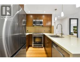 Entrance - 206 2589 Penrhyn St, Saanich, BC V8N1G4 Photo 10