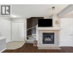 71 Elgin Meadows Garden SE - photo 4