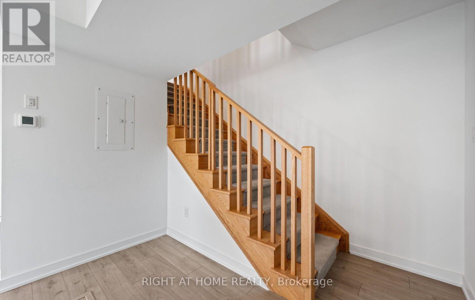 13 Magnolia Lane, Barrie, ON photo 15
