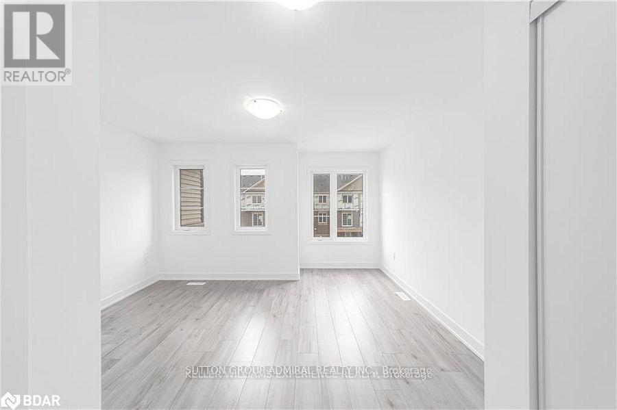 45 Hay Lane, Barrie photo 7