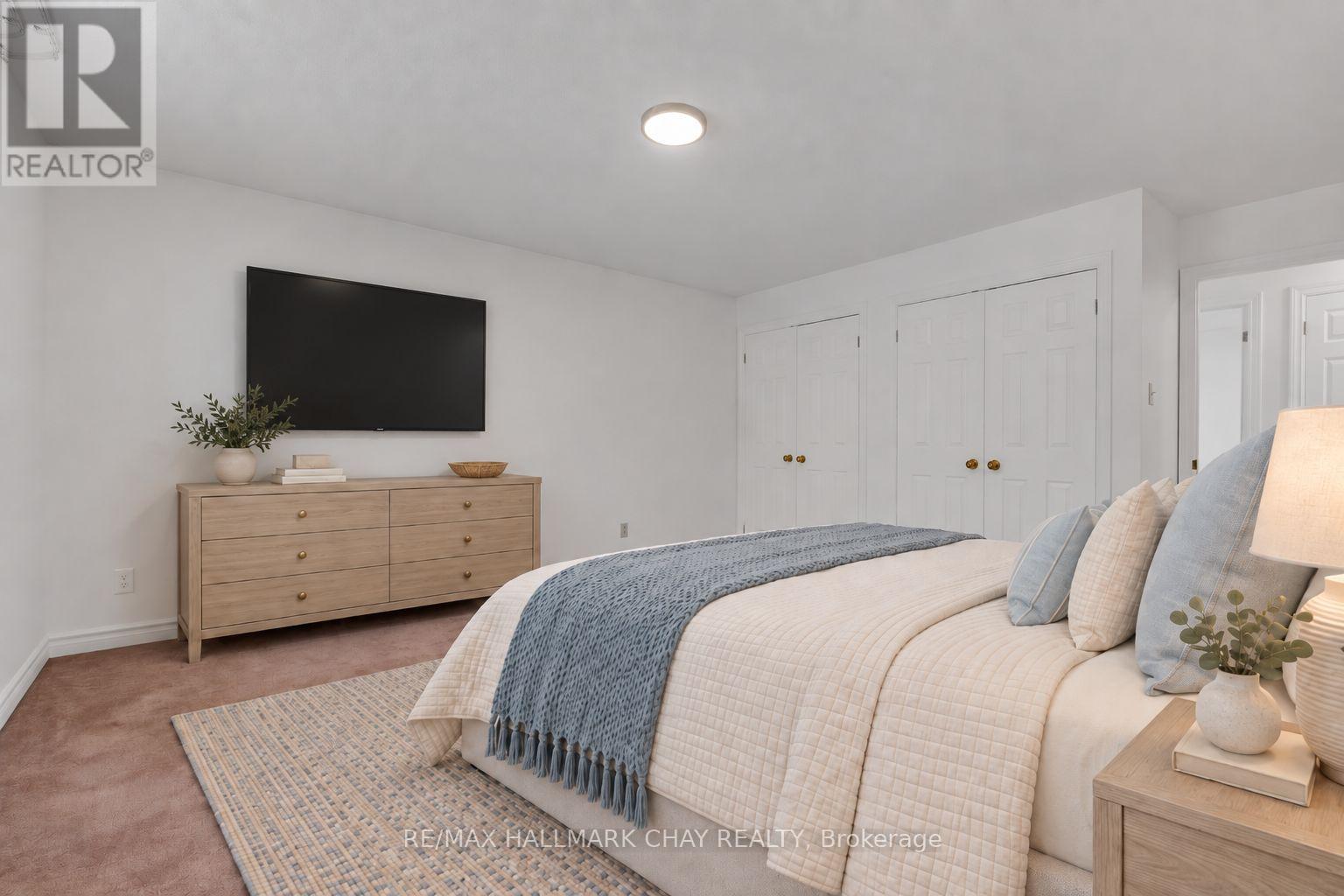 102 Steel Street, Barrie photo 24