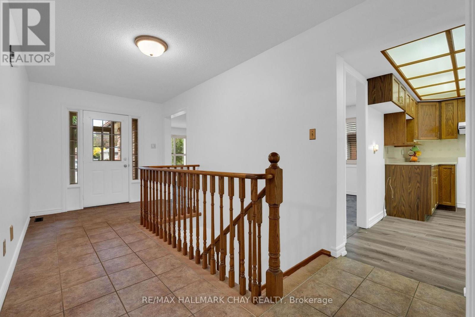 102 Steel Street, Barrie photo 5