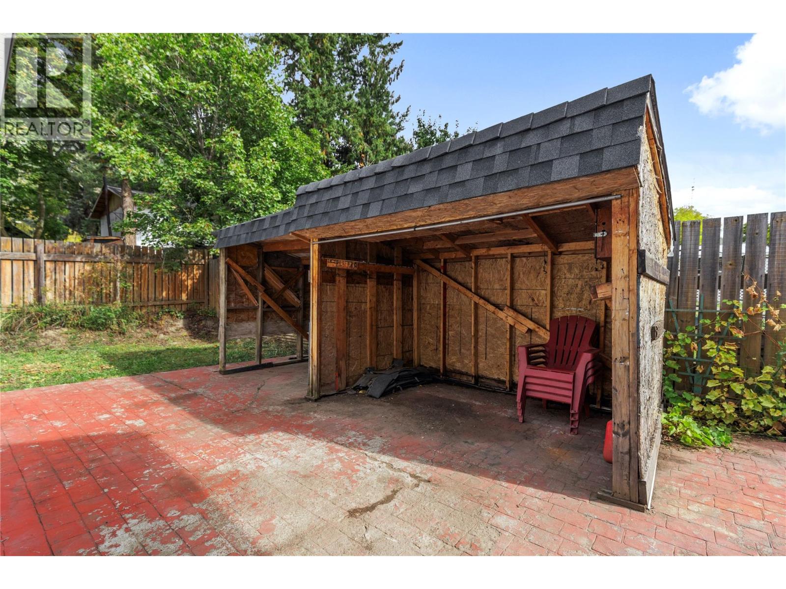 5694 97 Highway - 22