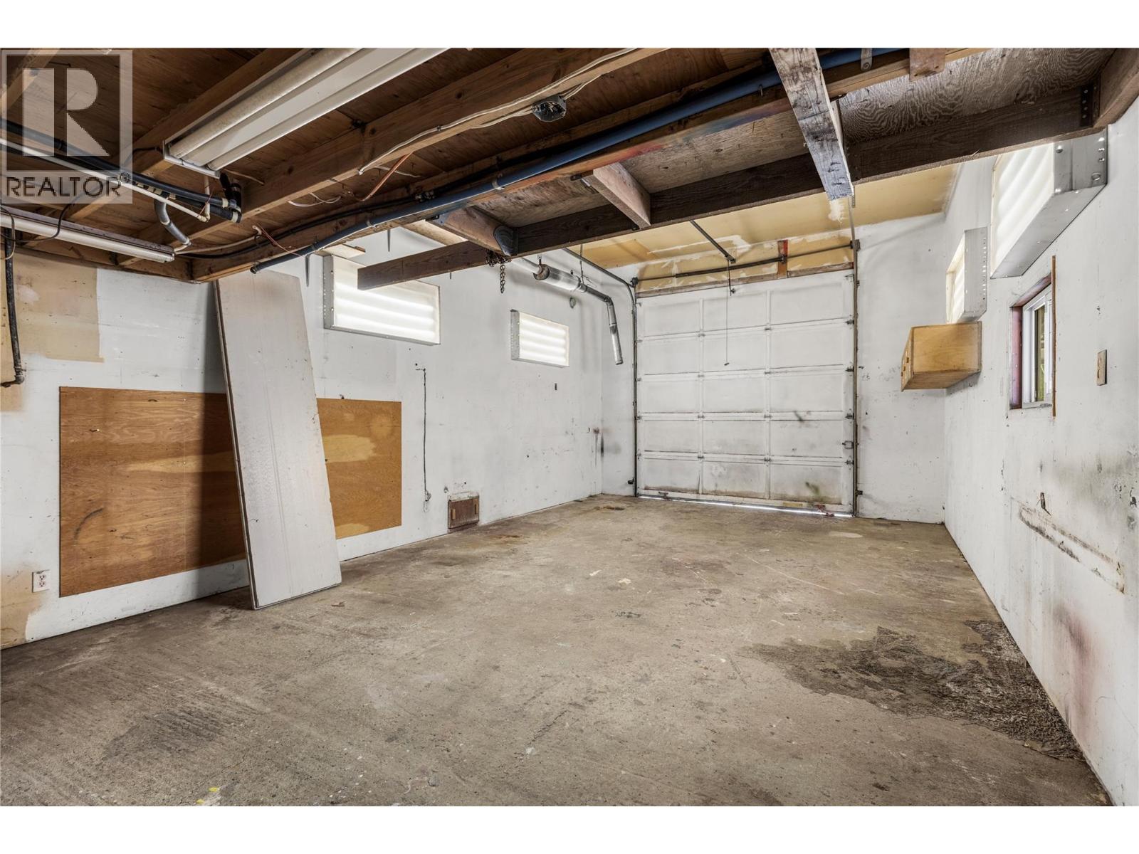 5694 97 Highway - 23
