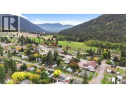 5694 97 Highway, Falkland, BC V0E1W0 Photo 28