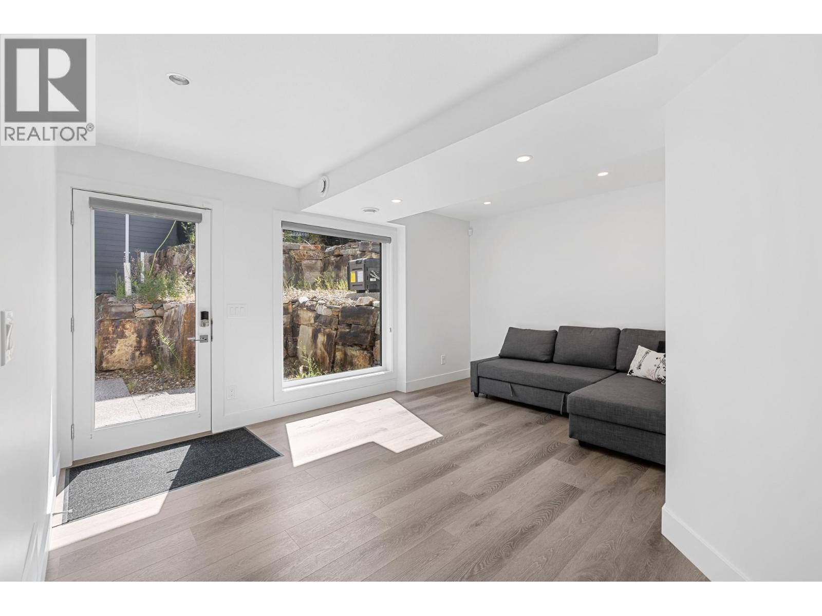 1265 Ponds Avenue - 29