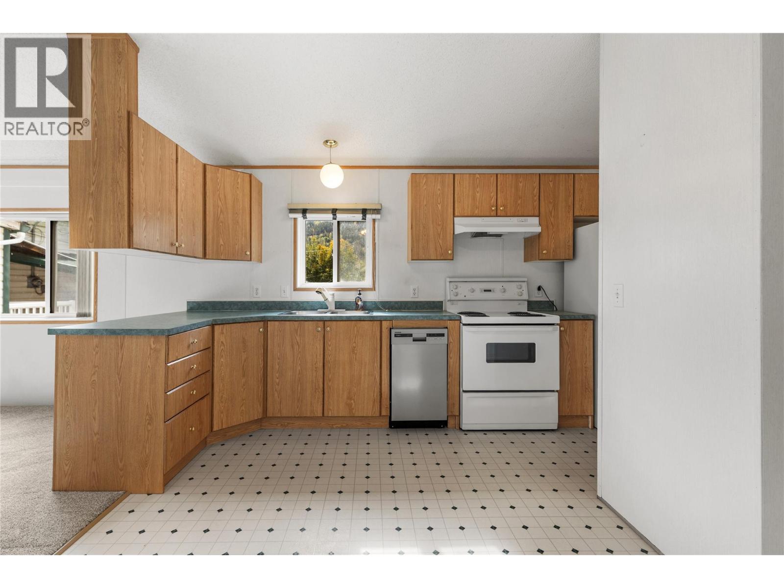 5694 97 Highway - Image 12