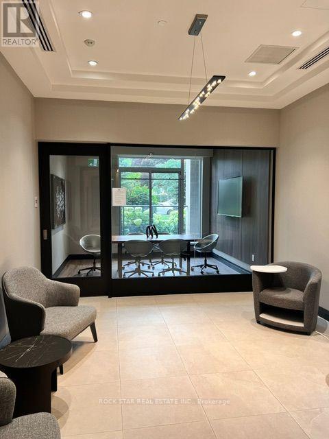 293 The Kingsway — photo 28