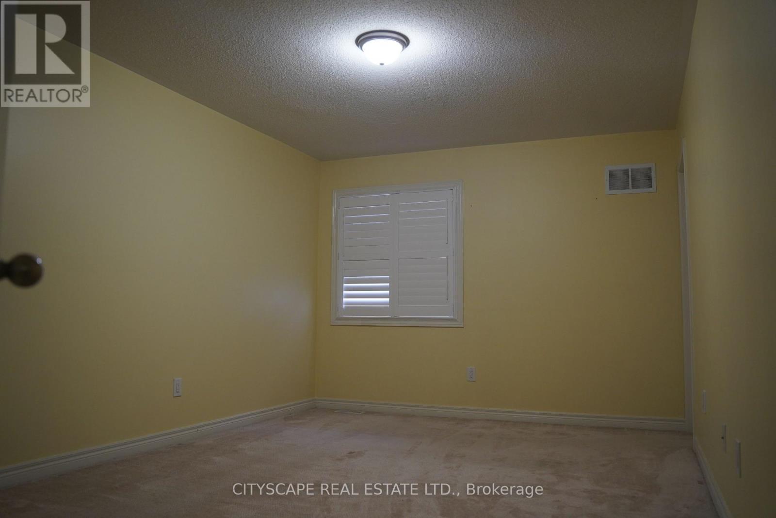 #17 3045 GLADESIDE AVENUE - 39