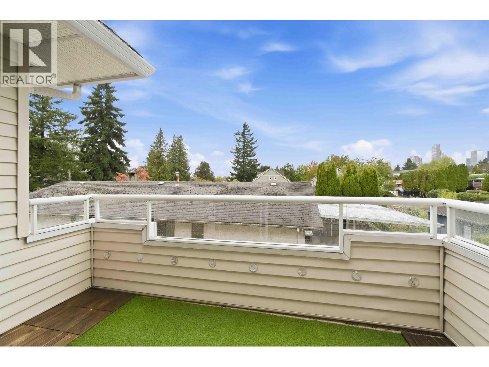 Photo of 305 5375 VICTORY STREET 21