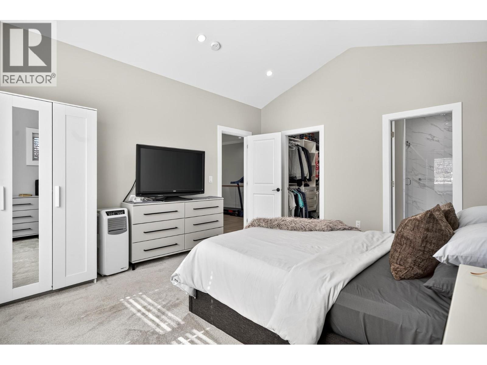 Photo of 12080 193A STREET 28
