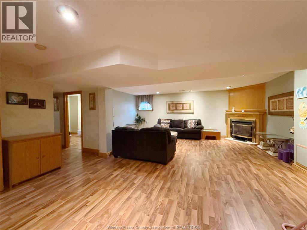546 Compton Court — photo 13