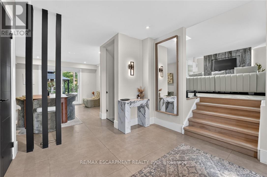 9 LESLIE DRIVE - 6