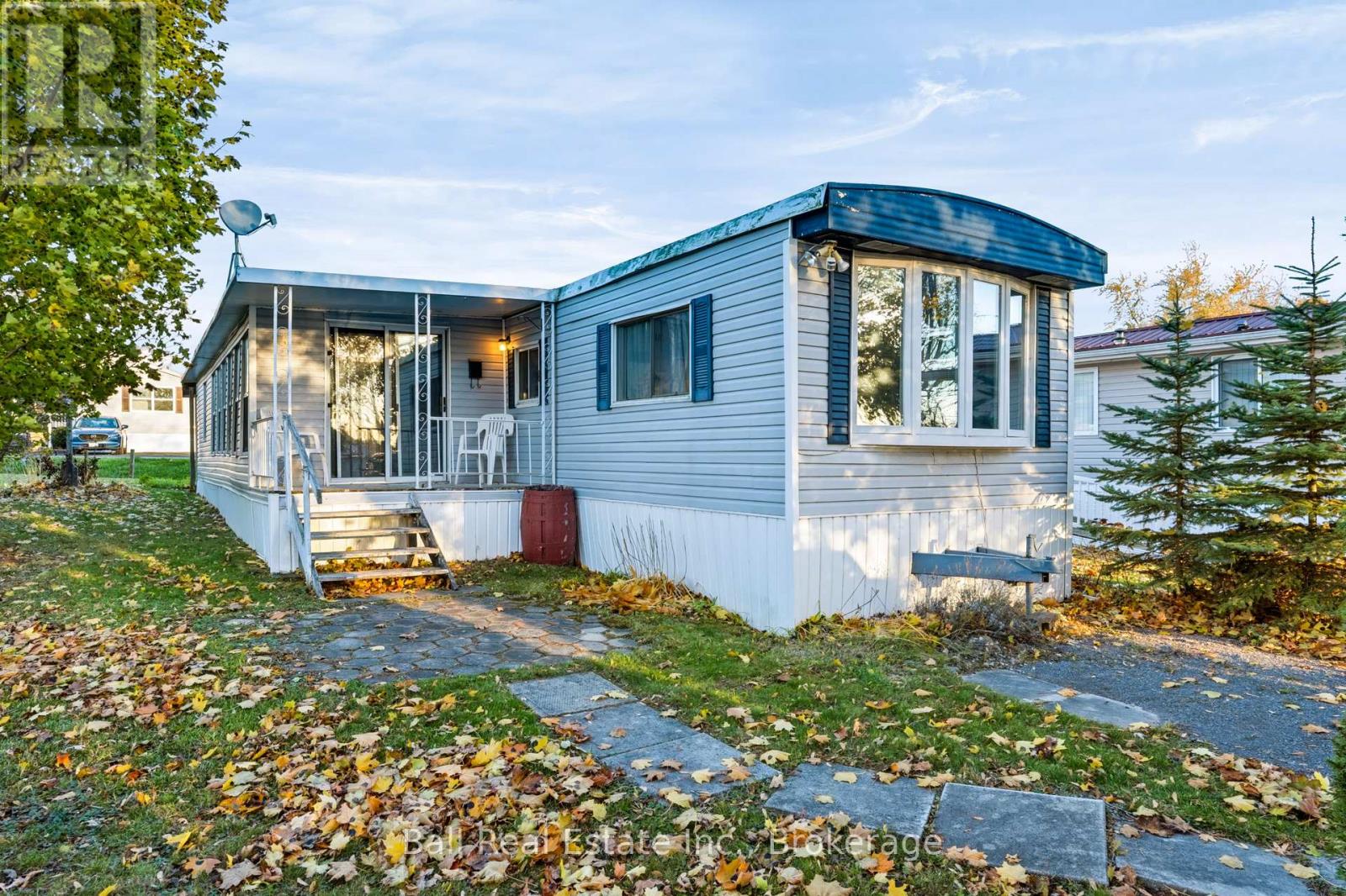 15 McGregor Central Drive, Otonabee-South Monaghan, ON photo 4