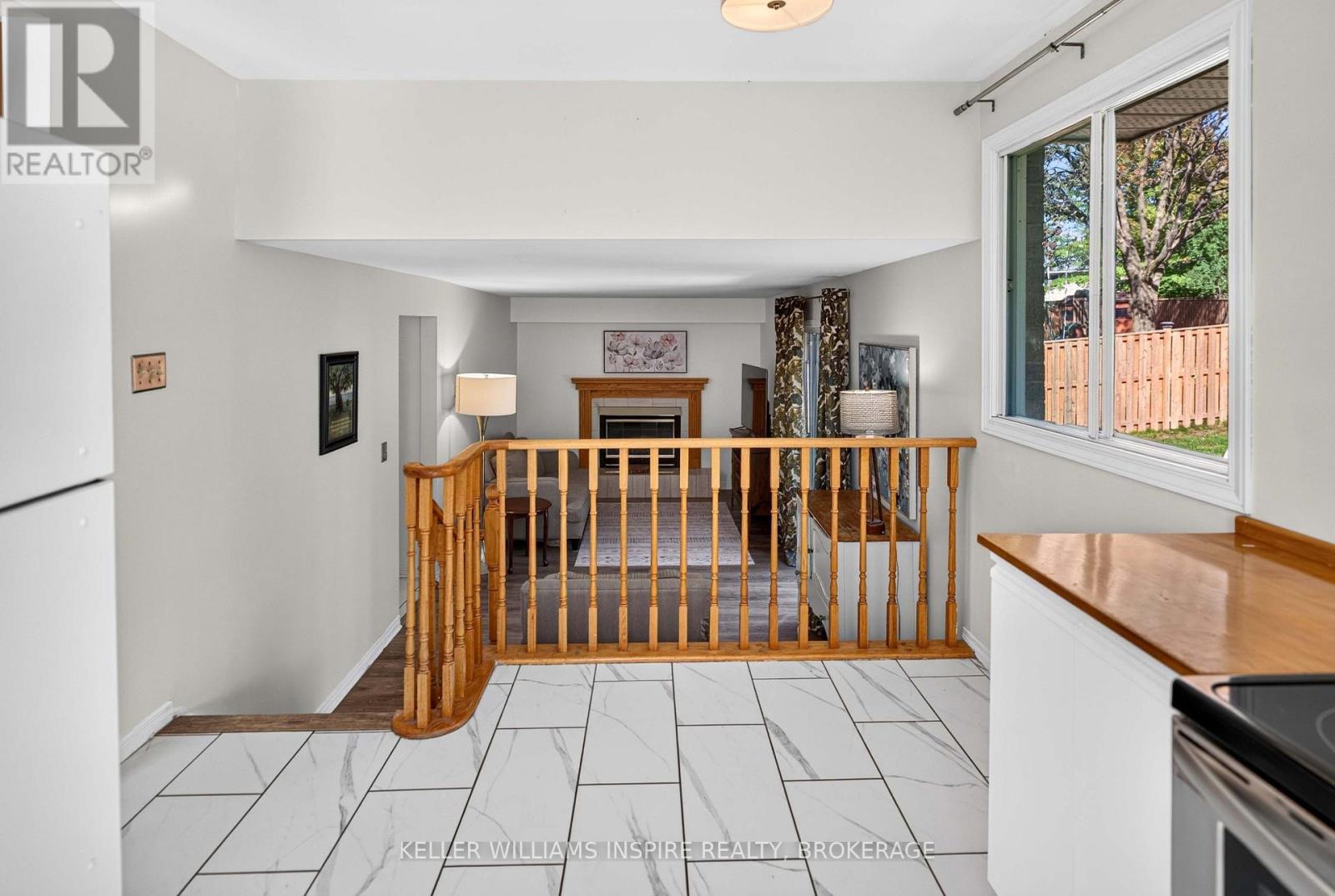 896 MONA DRIVE - 18