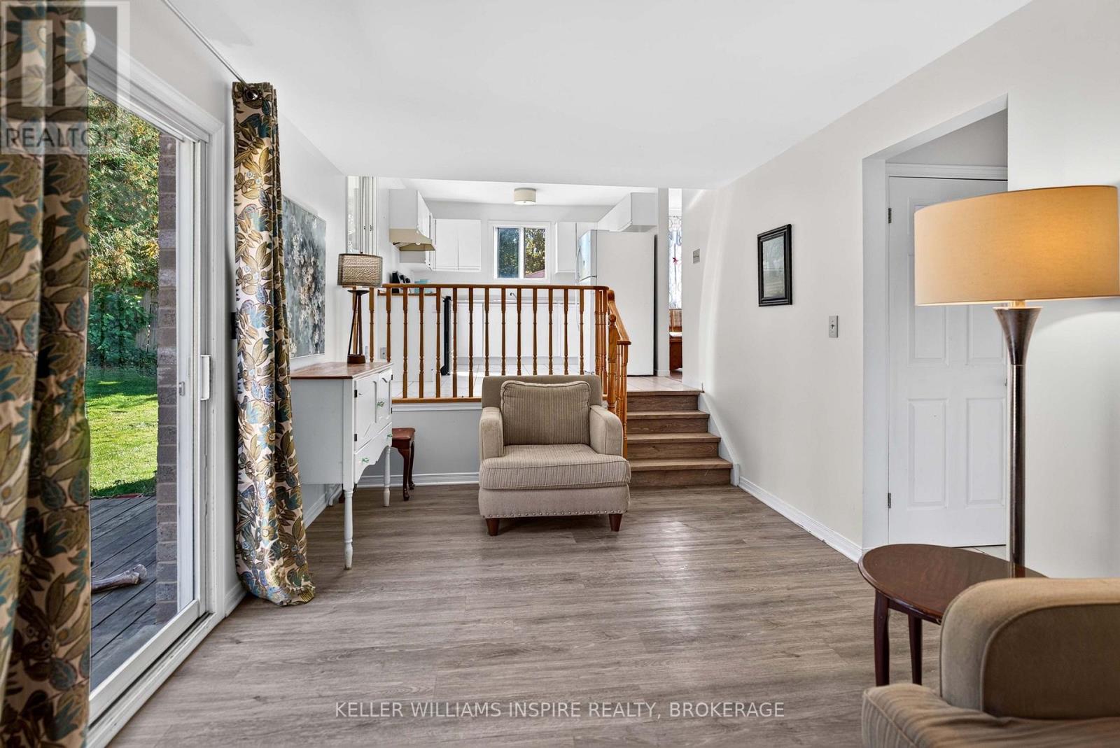 896 MONA DRIVE - 21