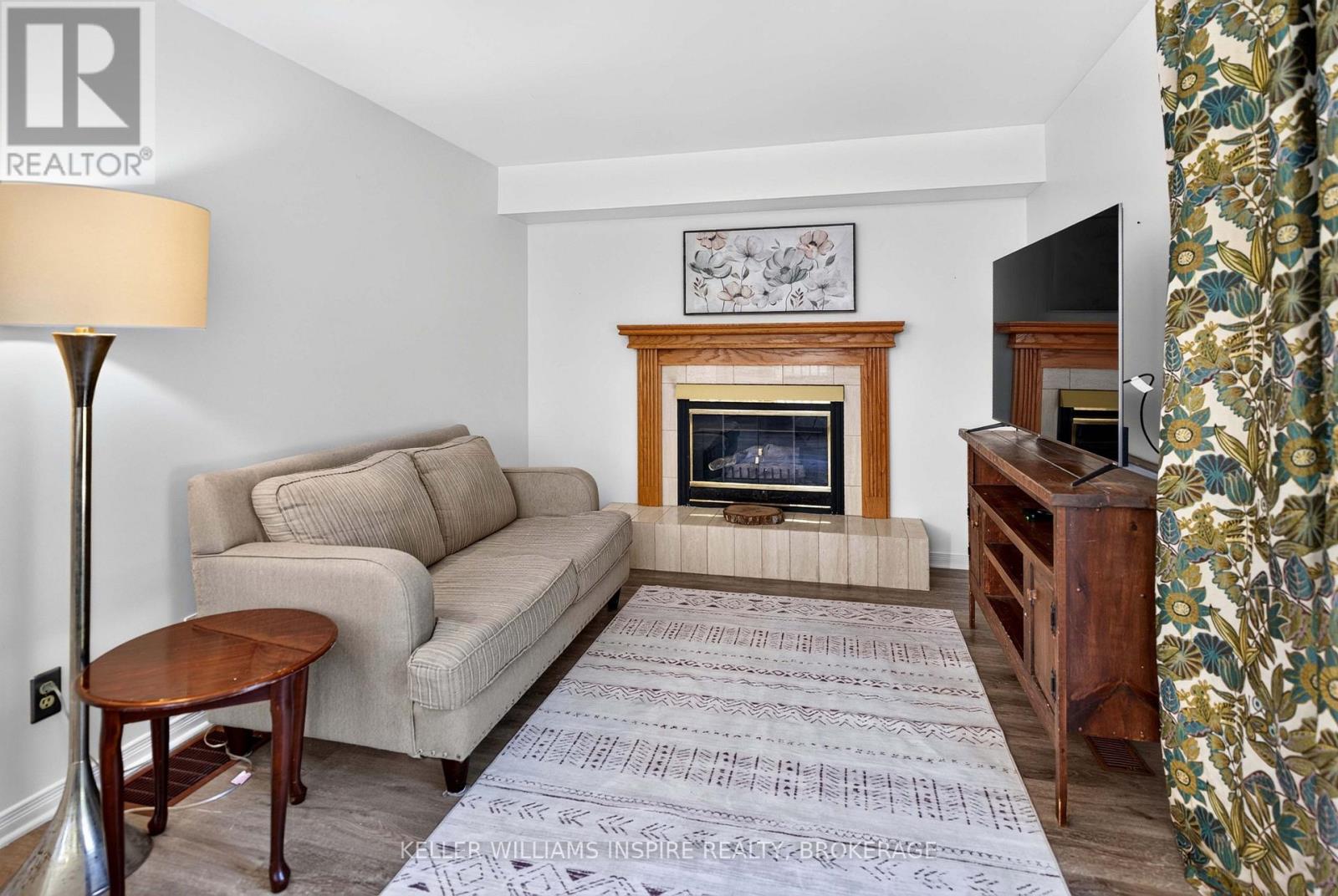 896 MONA DRIVE - 23