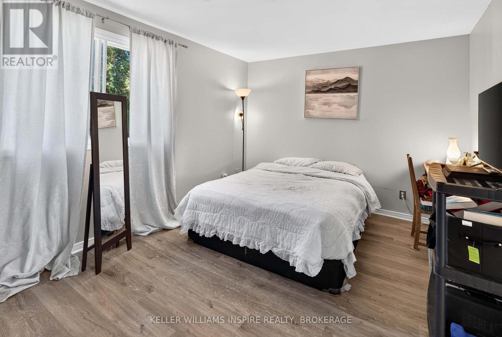 896 MONA DRIVE - 27