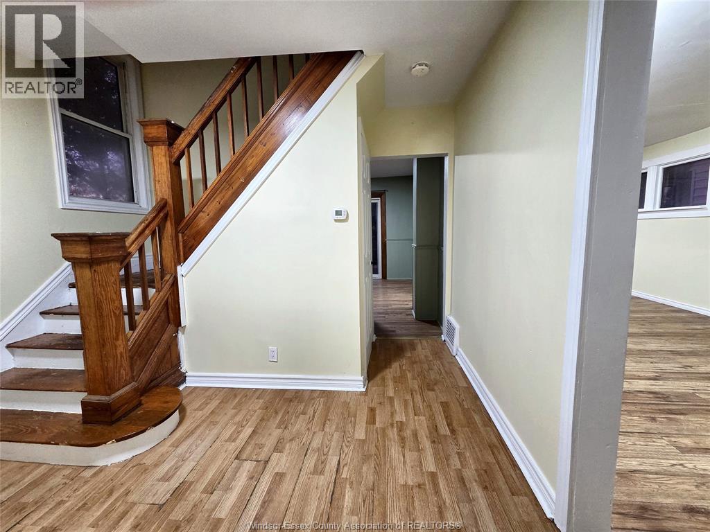 328 John B Avenue — photo 2