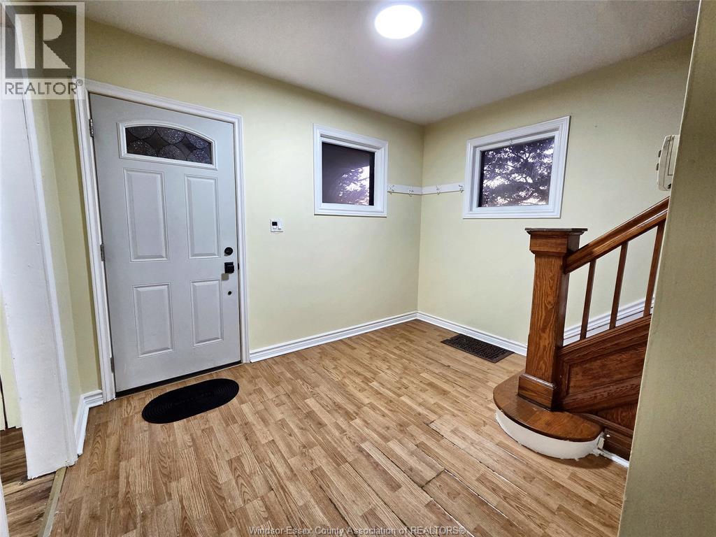 328 John B Avenue — photo 3