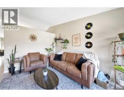 Living room - 7207 39a Street, Lloydminster, AB T9V3M3 Photo 6