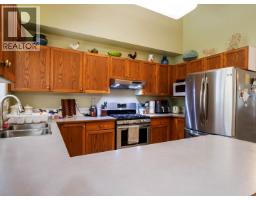 Foyer - 531 Dawson Street, Quesnel, BC V2J5A4 Photo 11