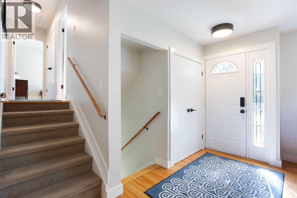 728 71 Avenue SW - Image 4