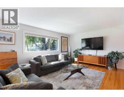 728 71 Avenue SW - photo 8