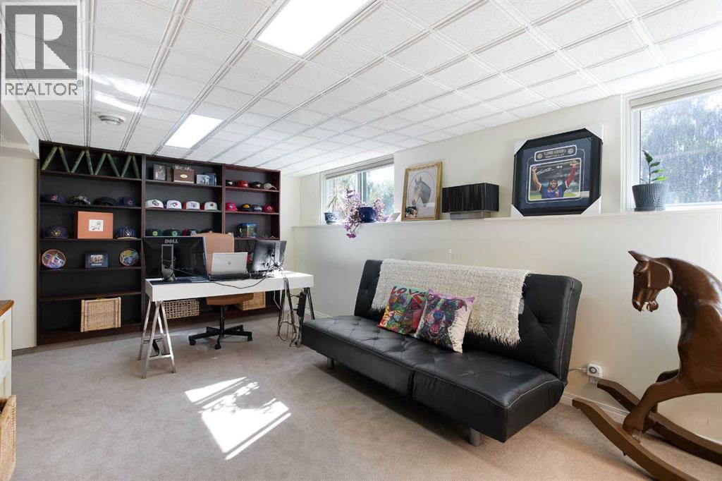 728 71 Avenue SW - Image 23