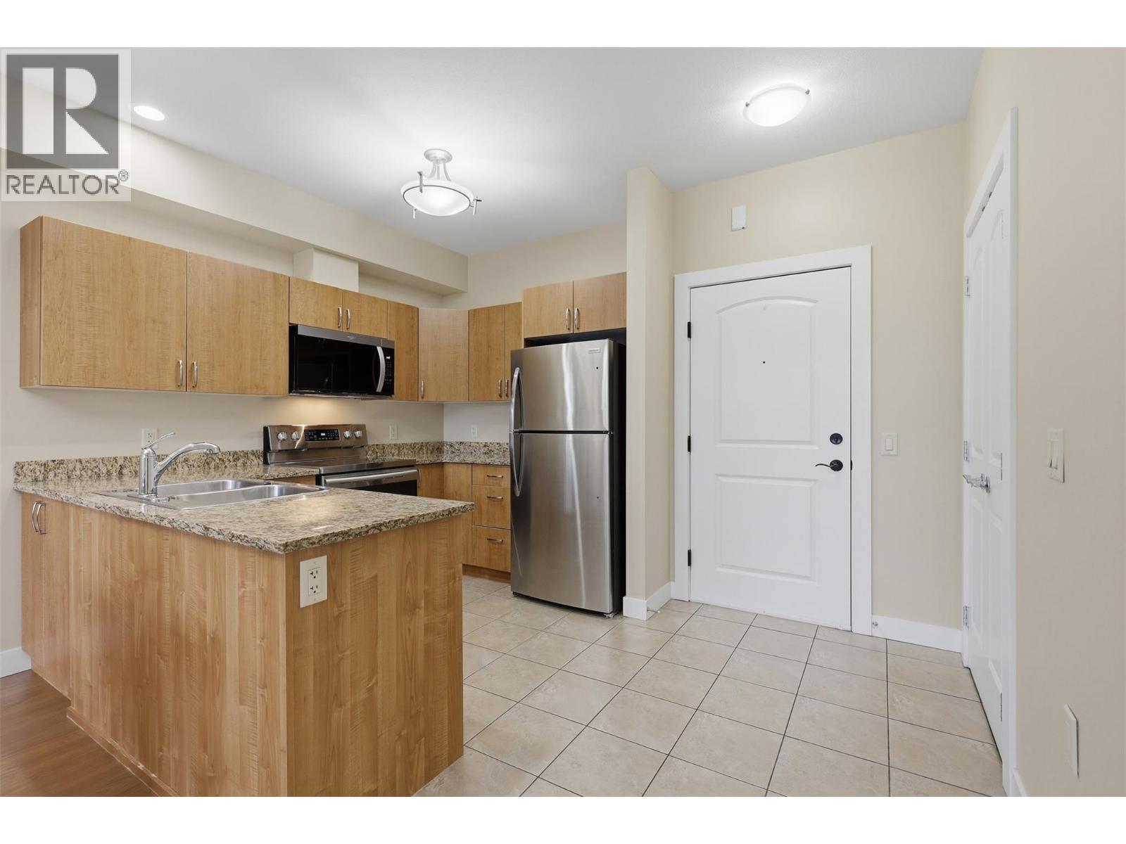 #301 760 MAYFAIR Street - 3
