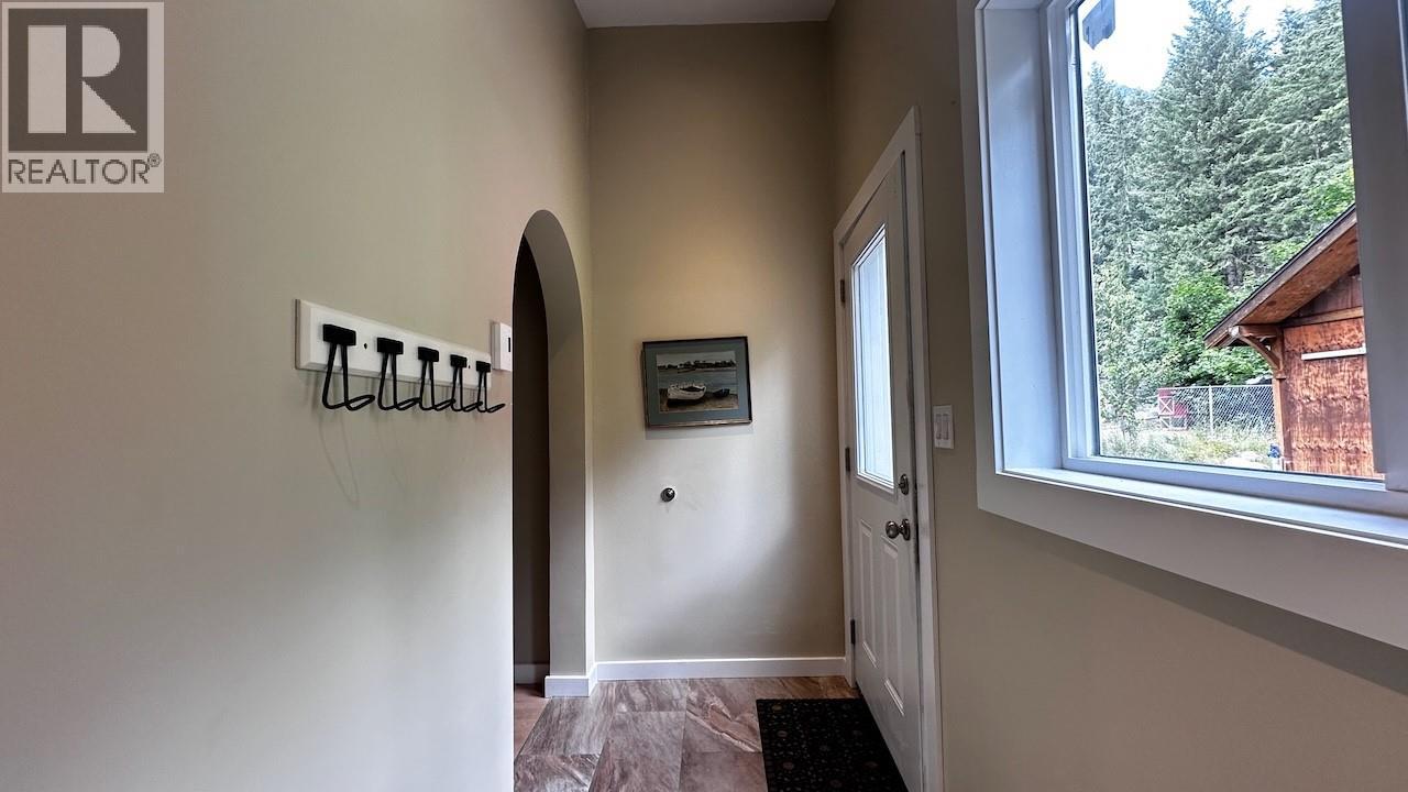 811 Victoria Street - Image 12