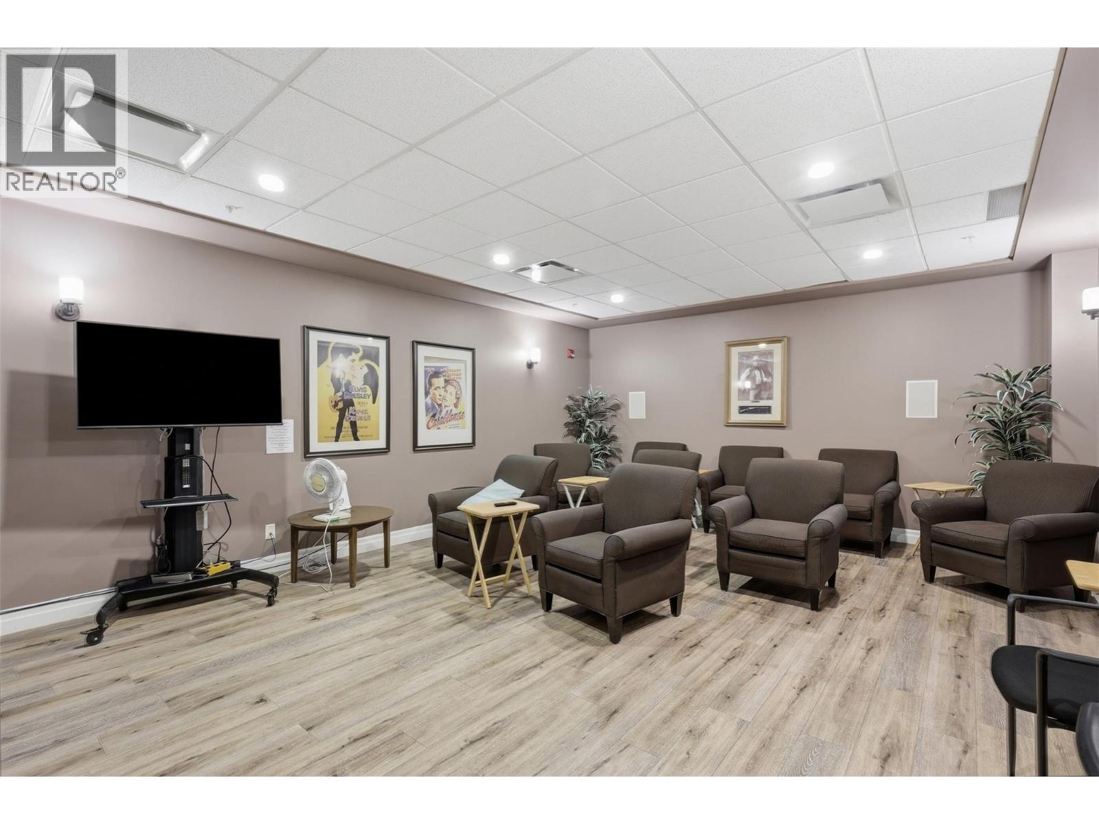 #301 760 MAYFAIR Street - 26