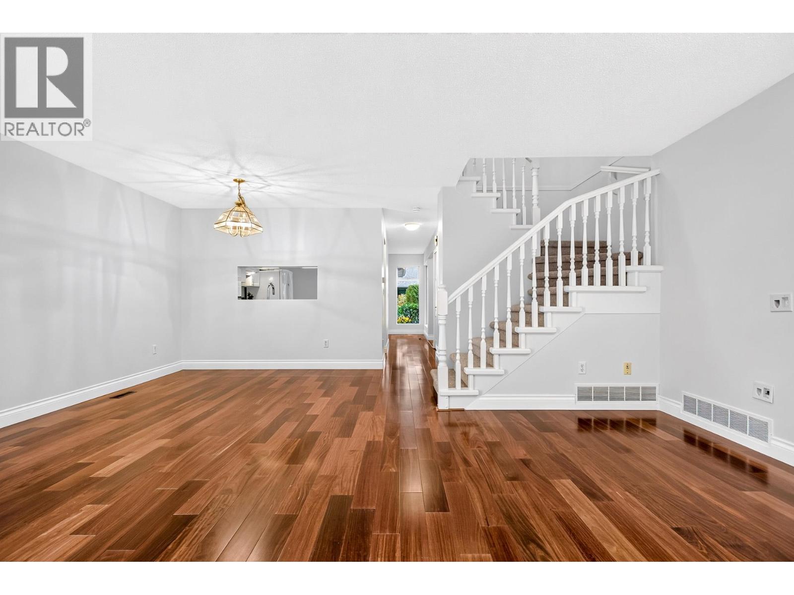 Photo of 3 8540 BLUNDELL ROAD 17